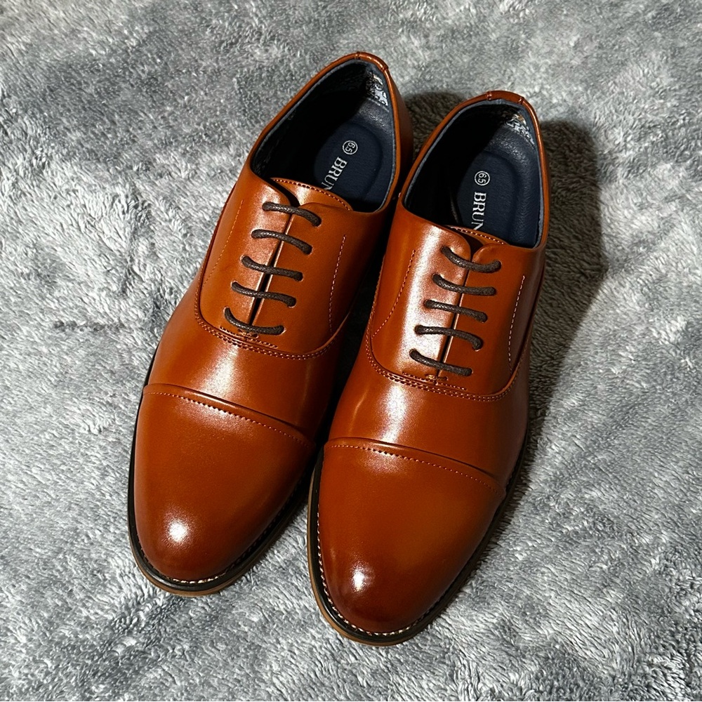 Elegant Tan Leather Men's Derbys